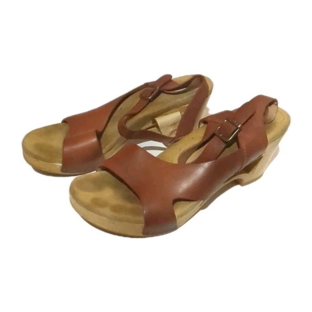 Dansko Wooden Heels EU 39 Tan Brown Leather Straps Ankle Buckle Suecos US 8.5